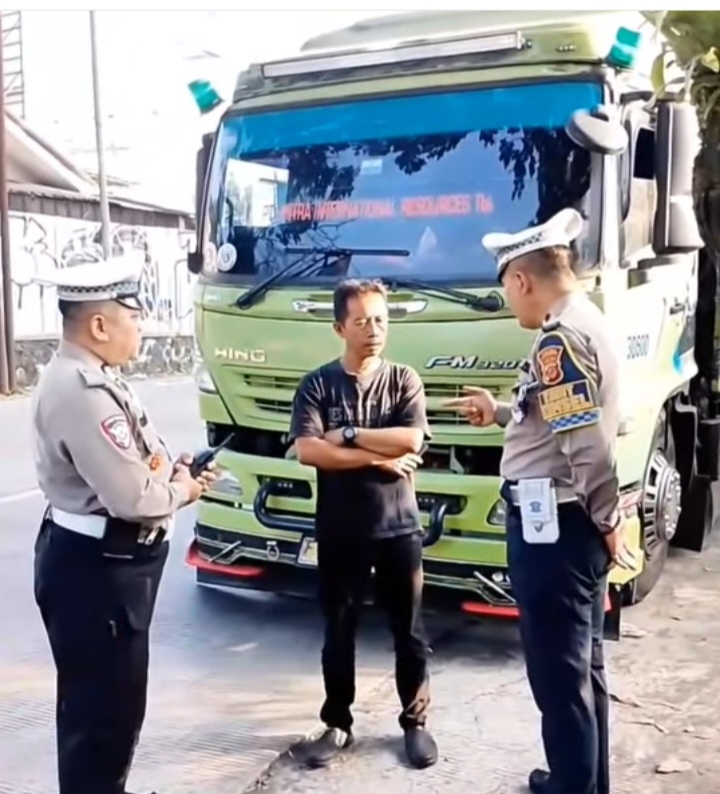 SOSIALISASI BAHAYA KENDARAAN OVERLOAD OVER DEMENSI SUKABUMI