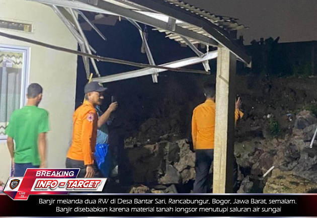 TANAH LONGSOR TUTUPI DRAINASE, 109 RUMAH DI BOGOR TERENDAM BANJIR