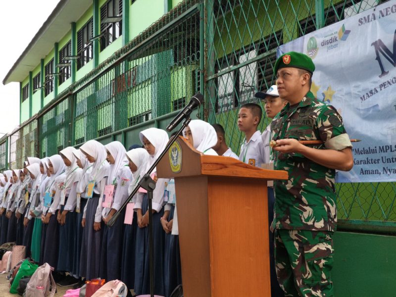 DANDIM 0622 KABUPATEN SUKABUMI TEKANKAN SISWA BARU SMAN 1 PALABUHANRATU SIAP JADI GENERASI EMAS 2045