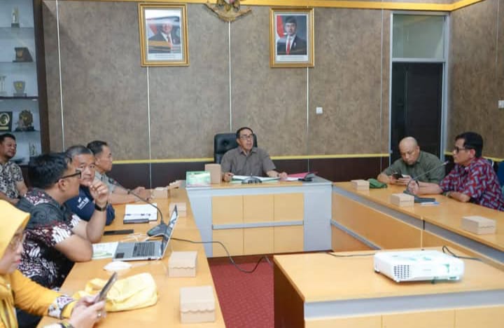 SEKDA SUKABUMI MATANGKAN PERSIAPAN JABAR BERSEKA SEBAGAI GERAKAN BERSIH SERENTAK