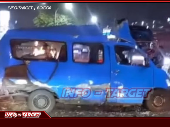 LEDAKAN HEBAT ANGKOT BBG GEGERKAN WARGA BOGOR, LALU LINTAS SEMPAT MACET TOTAL