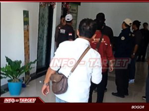 SALAH SATU OKNUM WARTAWAN DIDUGA GELAPKAN UANG TITIPAN, BIKIN HEBOH ACARA DI KECAMATAN KLAPANUNGGAL BOGOR