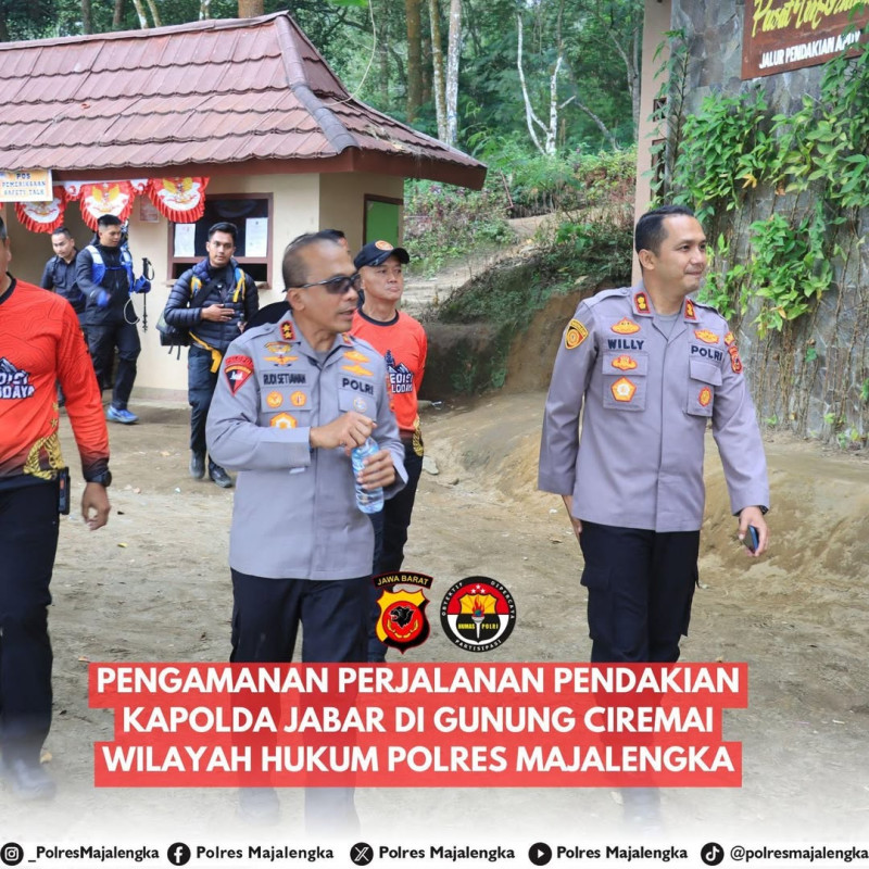 KAPOLDA JABAR TUNTASKAN PENDAKIAN GUNUNG CIREMAI, KIBARKAN MERAH PUTIH DAN AMANKAN JALUR TURUN DI MAJALENGKA
