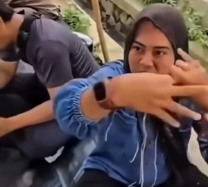 SUAMI SIRAM WAJAH ISTRI DENGAN SAMBAL DI WARUNG BAKSO, DIDUGA GARA-GARA UANG ARISAN RATUSAN JUTA