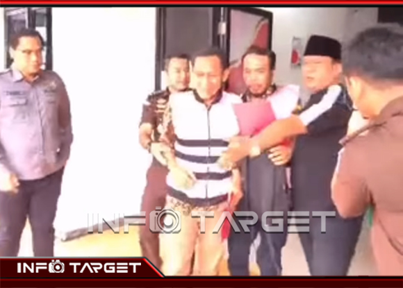 KADES SUMBERJAYA DAN KRONI-KRONINYA TERJERAT SKANDAL DANA DESA RP 2,6 MILIAR