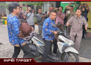 BELASAN SISWA SMAN 2 LAMONGAN DIDUGA KERACUNAN SETELAH MENIKMATI MBG