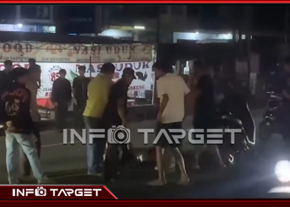 KORBAN TERGELETAK DI JALAN, PEMOTOR ALAMI KECELAKAAN DI PARUNG MENJELANG TENGAH MALAM